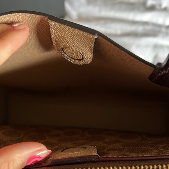 Willow Tote 24 In Colorblock With Signature Canvas Interior - Picture 5 of 7